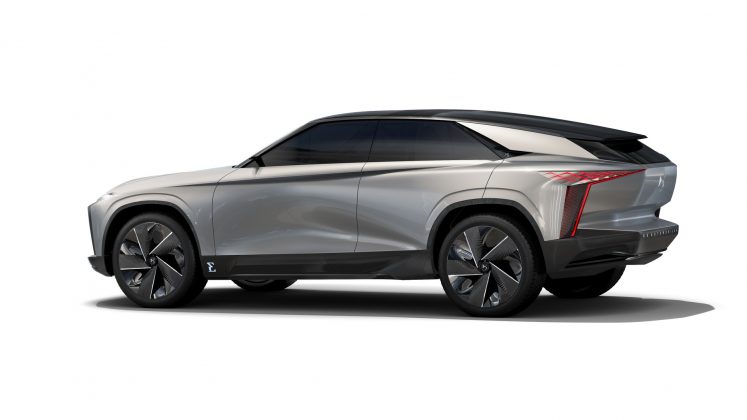 DS Aero Sport Lounge-so siluetou s dozadu klesajúcou strechou á la SUV kupé