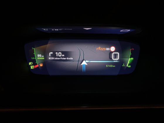 Nový Peugeot 208 -navigácia na digitálnom štíte