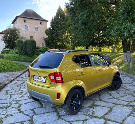 Suzuki Ignis Hybrid v zlatej metalíze