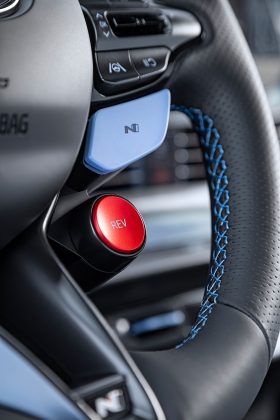 Nový Hyundai i20 N- volant s ovládaním N režimov