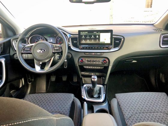 Kia Ceed 1.0T-GDi, prístrojový panel